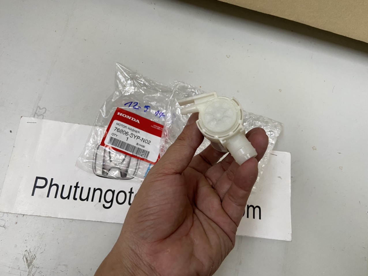 Mô tơ bơm nước rửa kính xe Honda CITY 2014 đến 2018